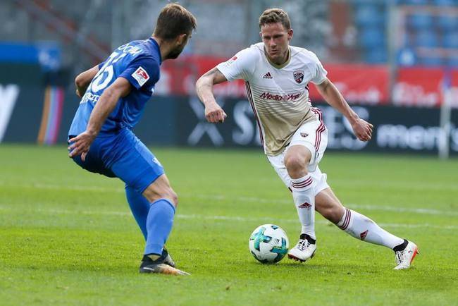 弗赖堡后卫因伤缺阵,球队防线不稳 弗赖堡后卫因伤缺阵,球队防线不稳