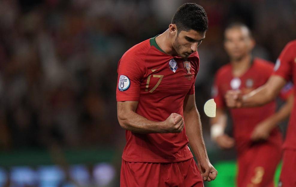 开云体育在线-包含马尔希特沈摩卙登头槌破门，葡萄牙2-1逆转阿尔巴尼亚晋级欧预赛的词条