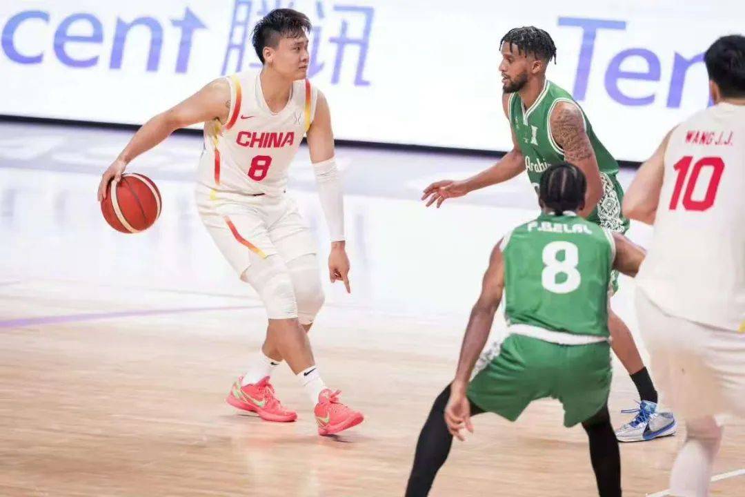 上海男篮实力打破江苏队,稳坐前三名 上海男篮实力打破江苏队,稳坐前三名