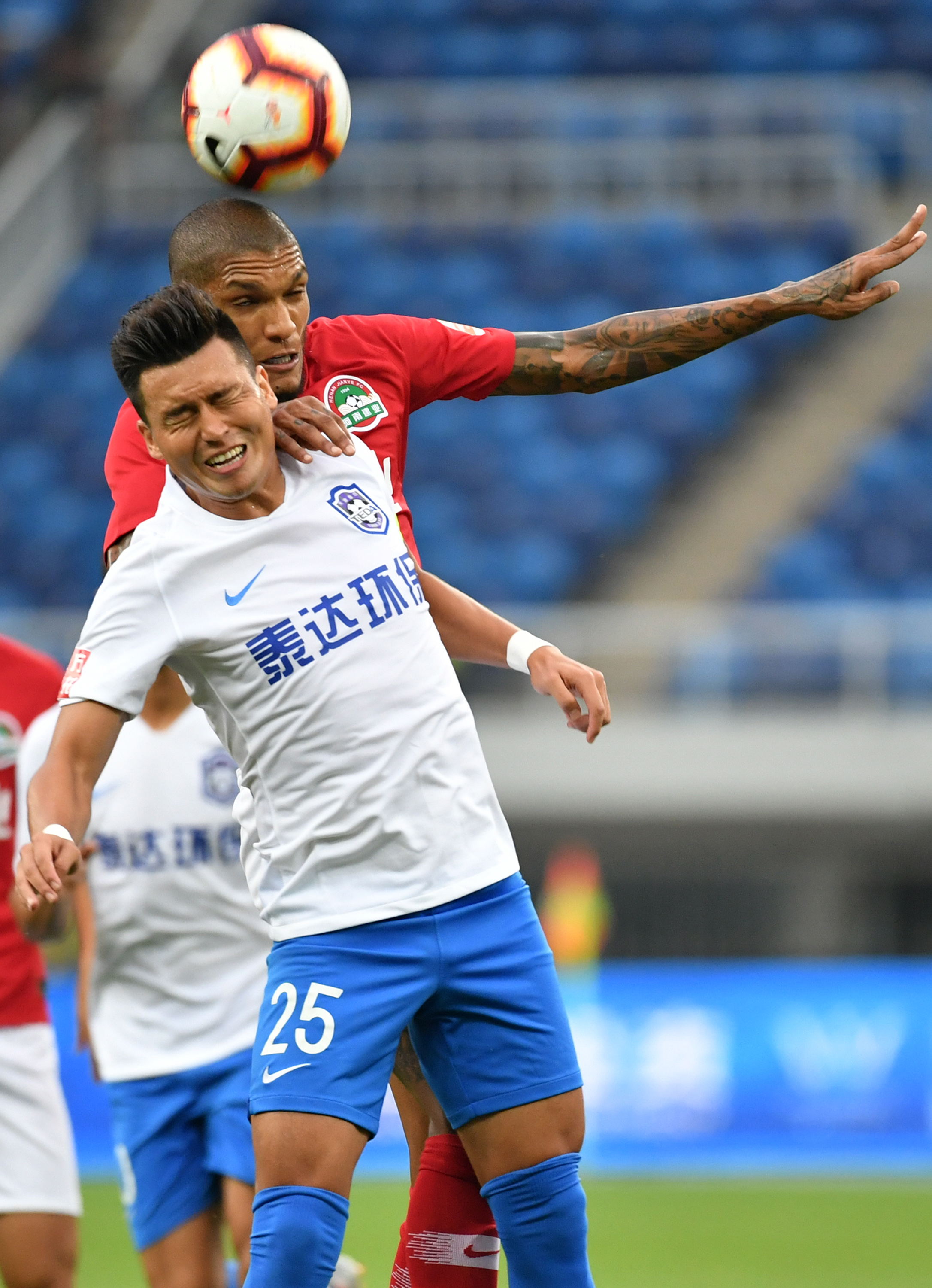 河南建业主场负于天津权健，降级形势严峻