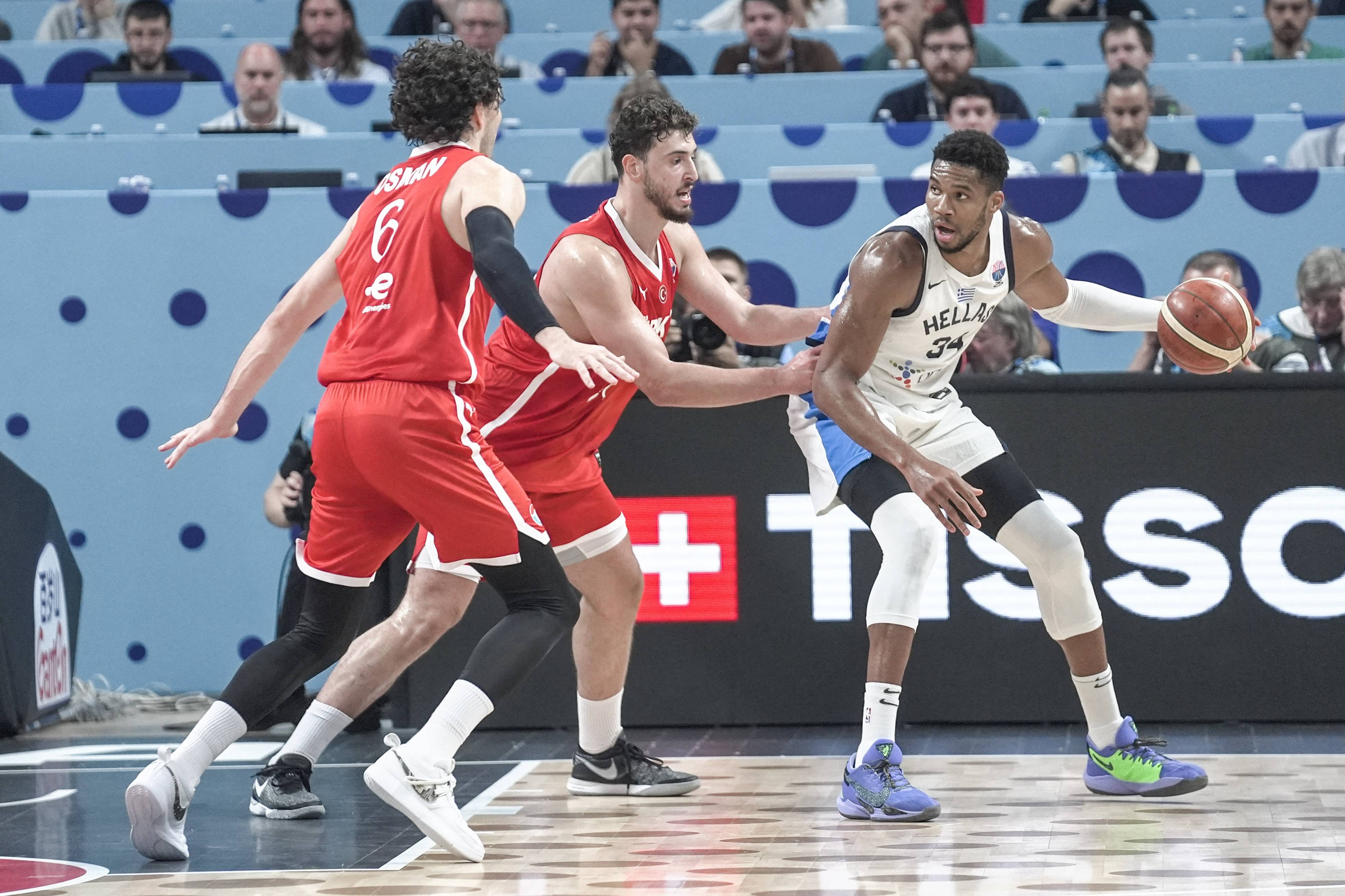 火箭队成功三连胜，挺进季后赛的简单介绍