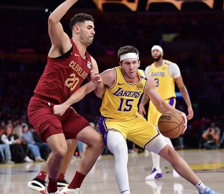 骑士队在与湖人队的比赛中击败了对手 骑士队在与湖人队的比赛中击败了对手