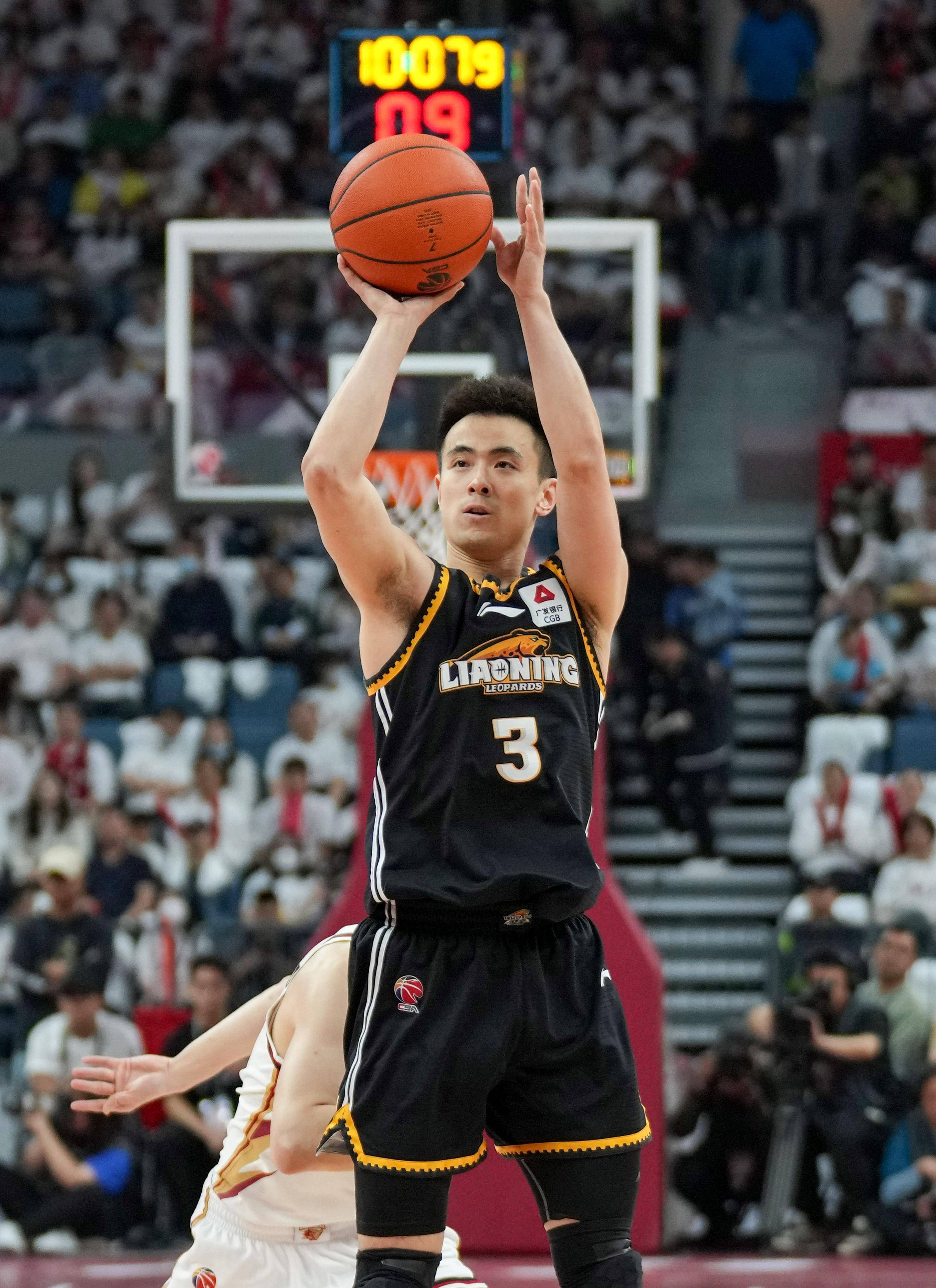 辽宁队对阵上海队,胜者将拔得头筹 辽宁队对阵上海队,胜者将拔得头筹