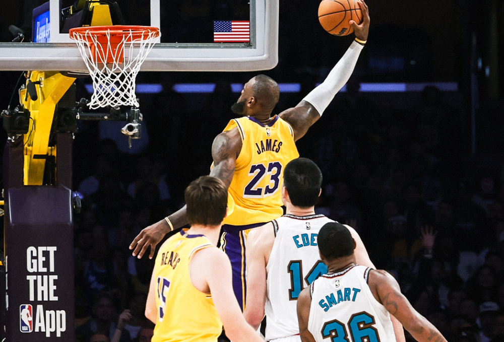 包含湖人主场大胜奇才东道主保持不败的词条