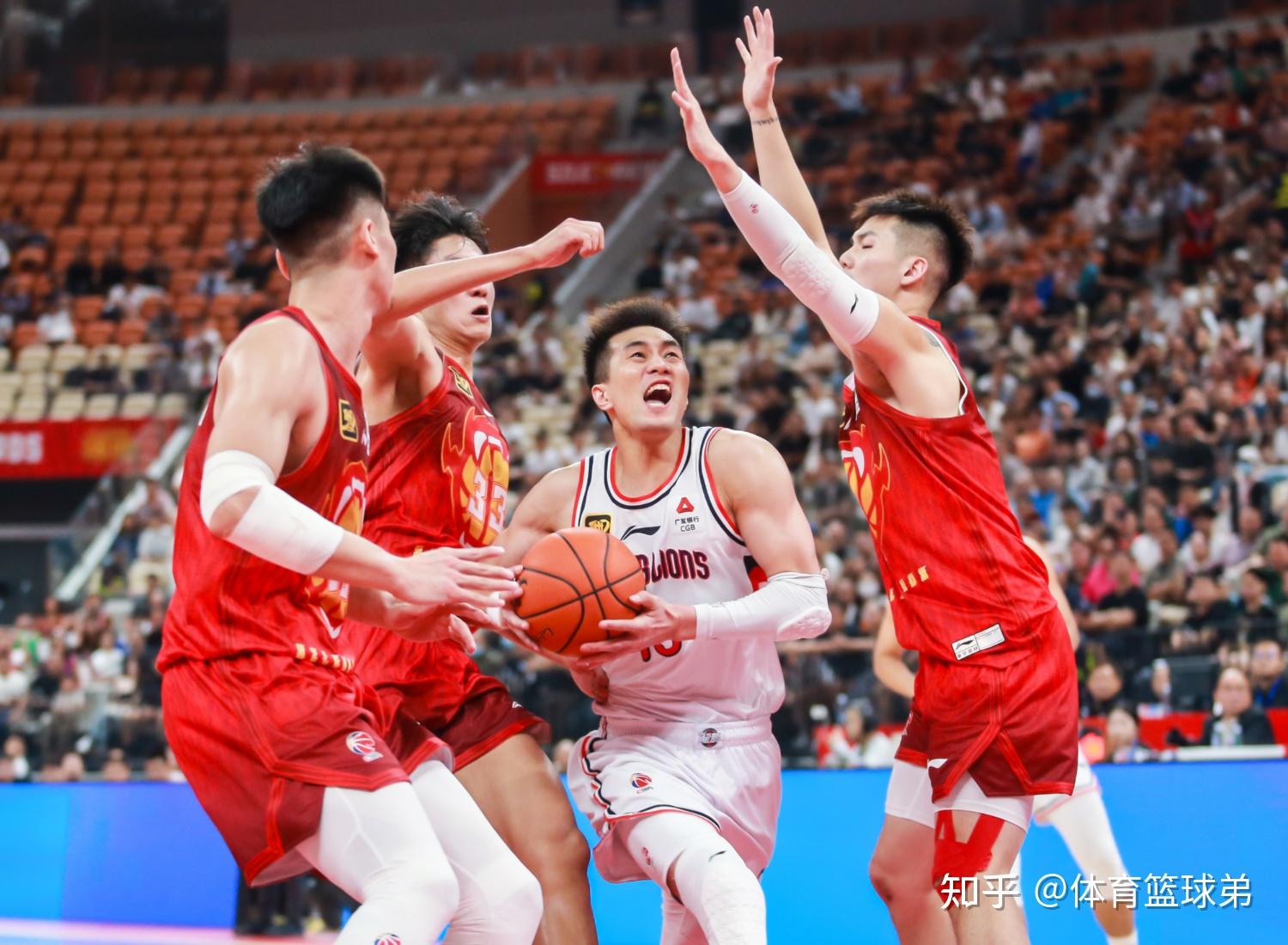 球员技术突飞猛进,成为球队核心 球员技术突飞猛进,成为球队核心