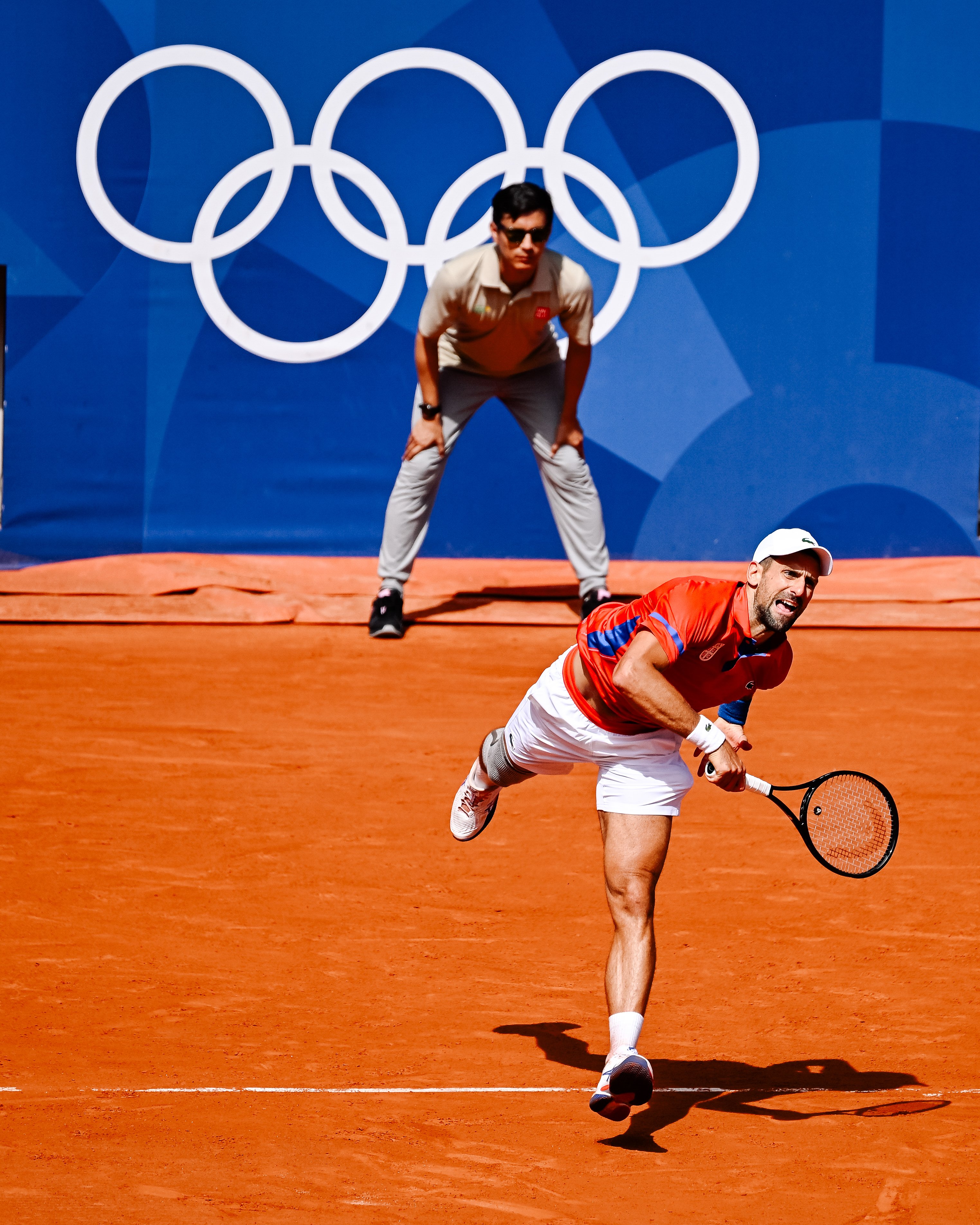 -关于意大利网球队险胜世界网球队，费德勒绝境逆转的信息