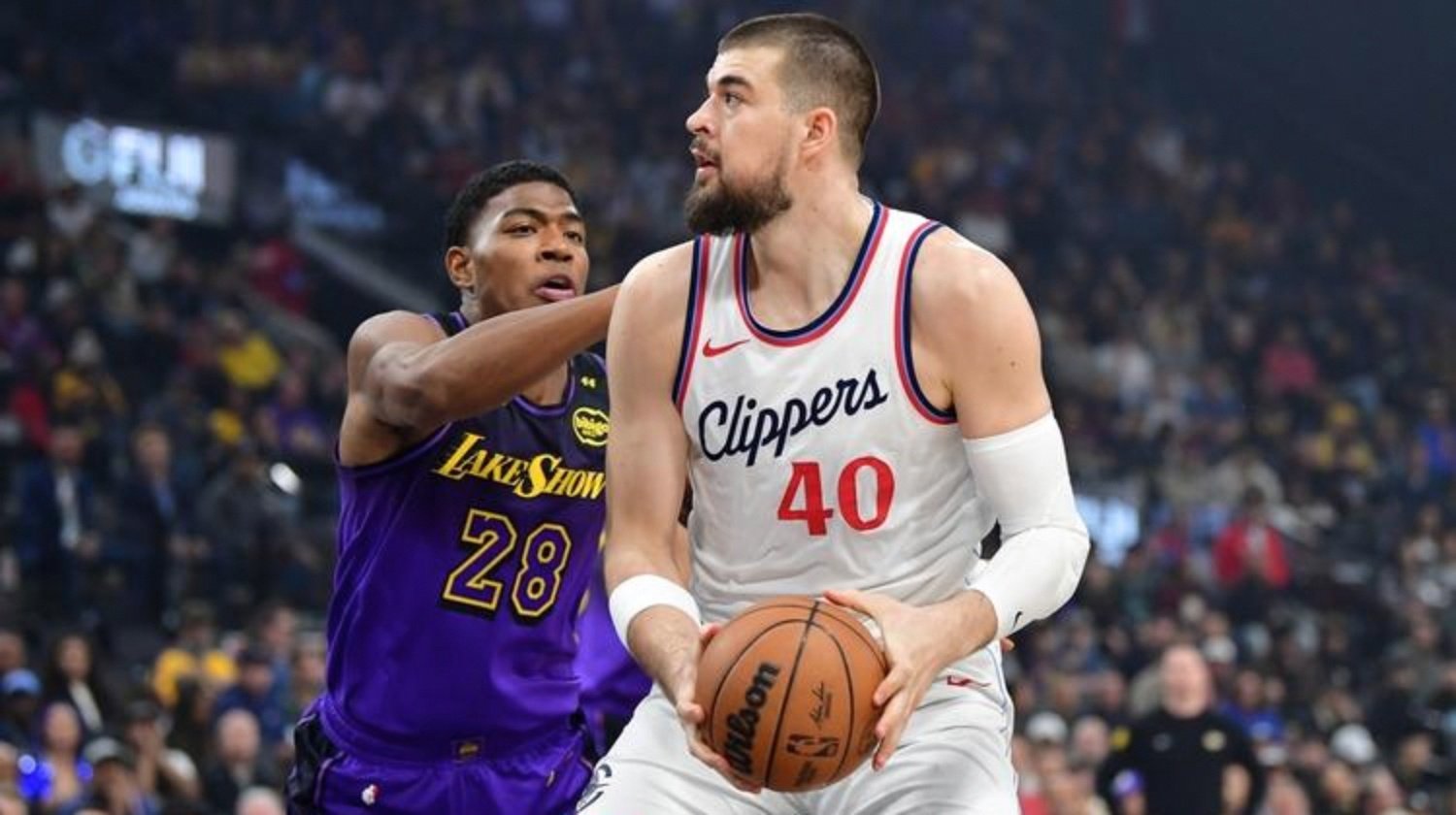 -湖人绝地反击西班牙男篮，巴恩斯送出助攻