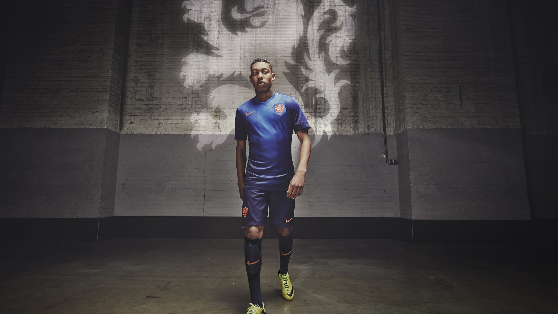 开云体育在线-破碎时空的球靴，当莱万在平行宇宙中为拉齐奥攻破哥斯达黎加