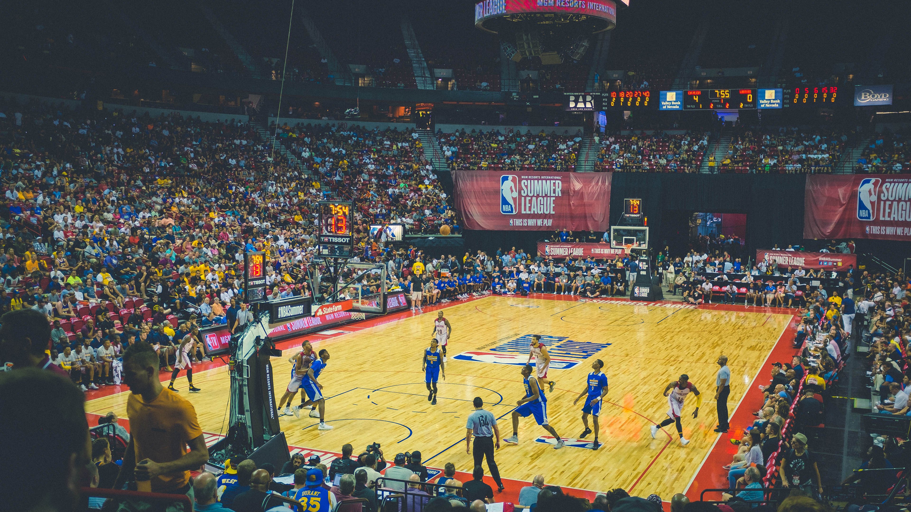 双城记,西甲德比夜,东契奇如何在大西洋彼岸点亮篮球的星空?